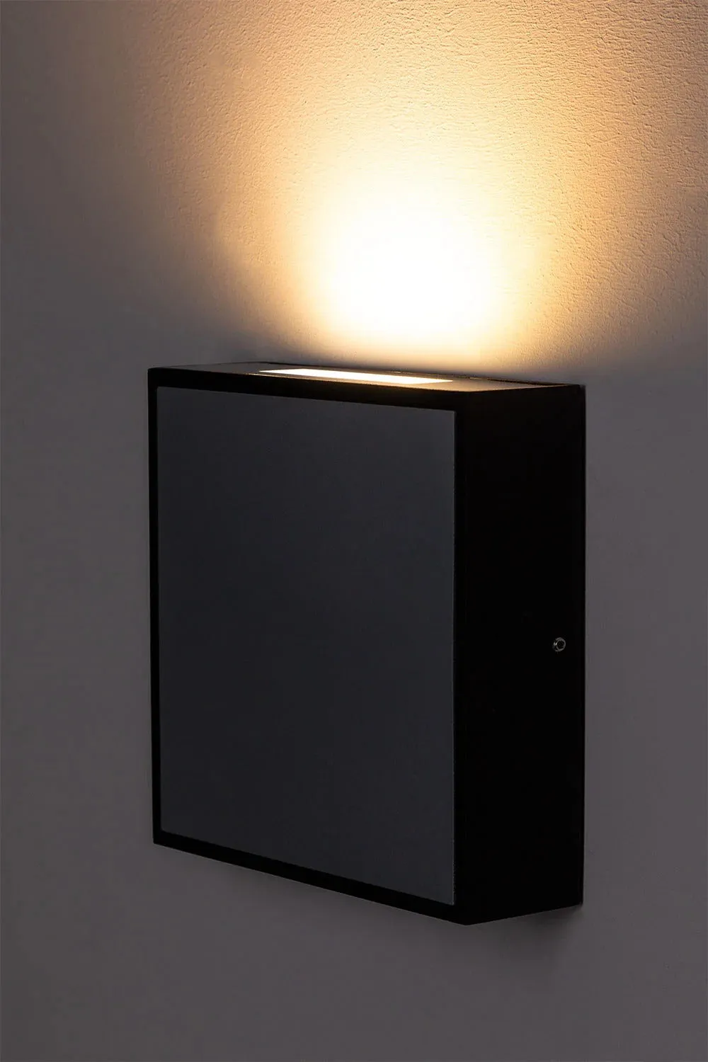 MAYSON OUTDOOR WALL LIGHT